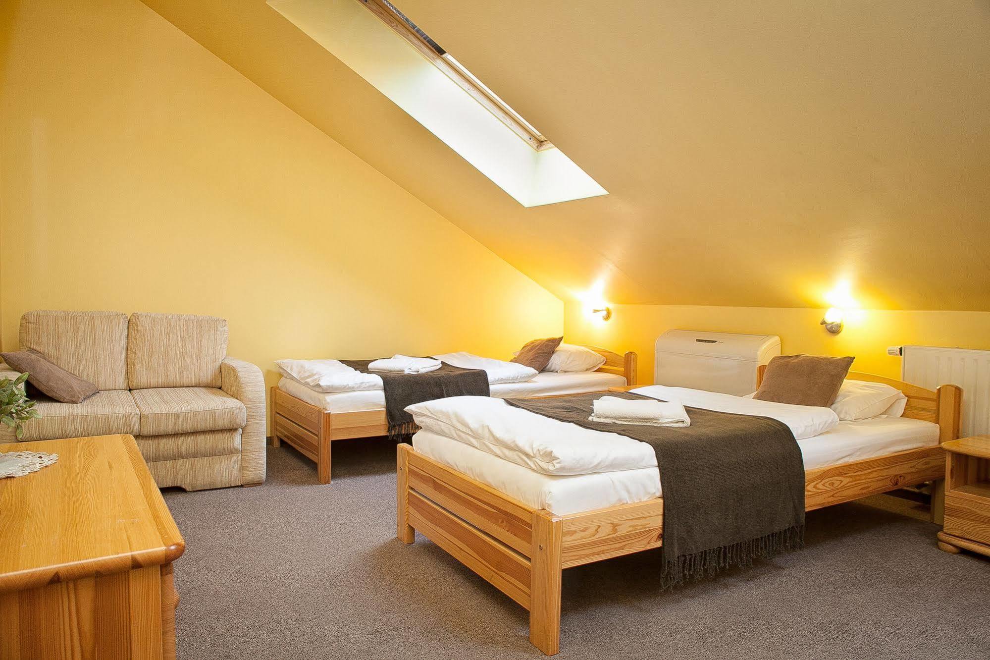 Aparthotel H31 Poznań Esterno foto