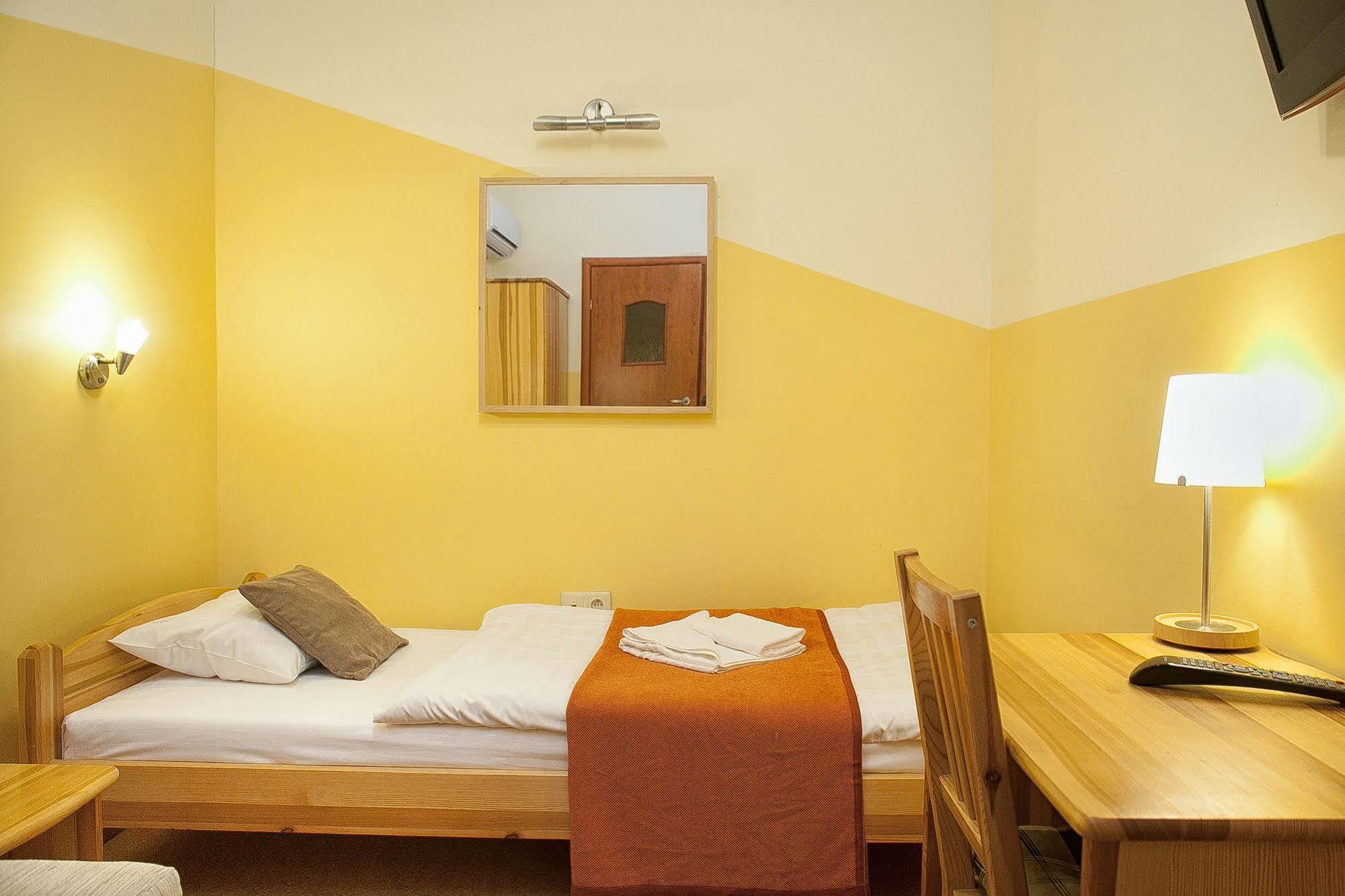 Aparthotel H31 Poznań Esterno foto